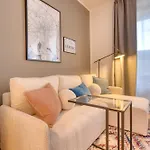아파트 Fullhouse Premium H11 *